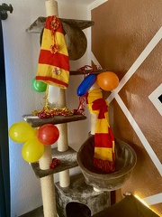 dekorierter Kratzbaum